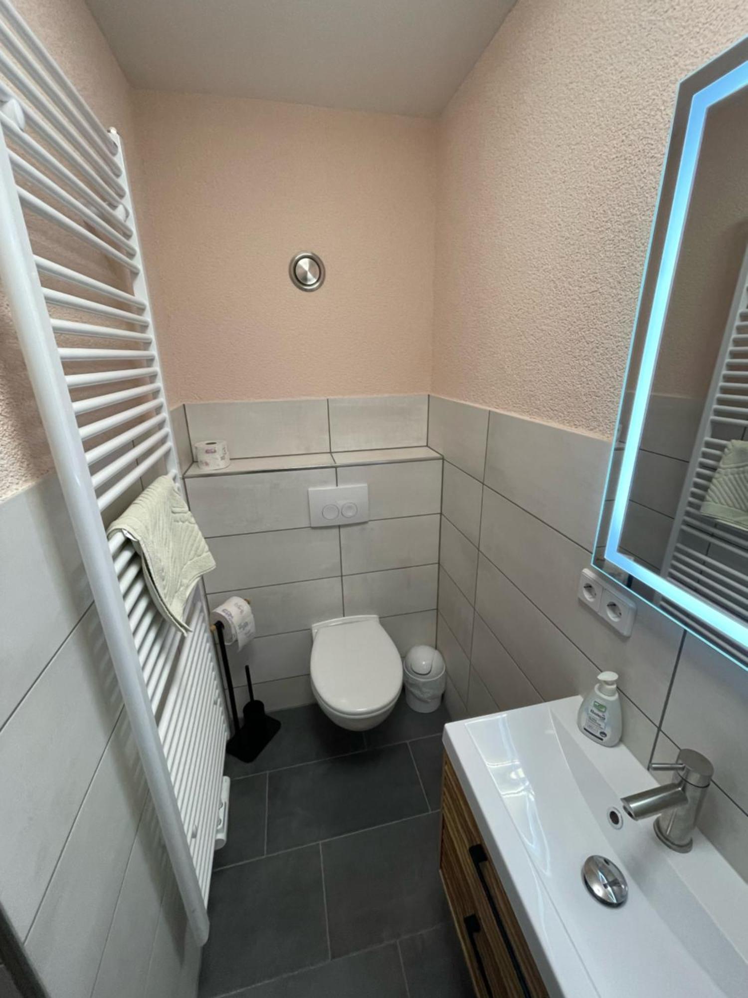 Top-Moderne Ferienwohnung Und Apartments Auf Frueherem Wunderschoenen Bauernhof Im Elbe-Elster-Kreis In Brandenburg Bei Herzberg-Elster, Schoenewalde, Holzdorf Esterno foto