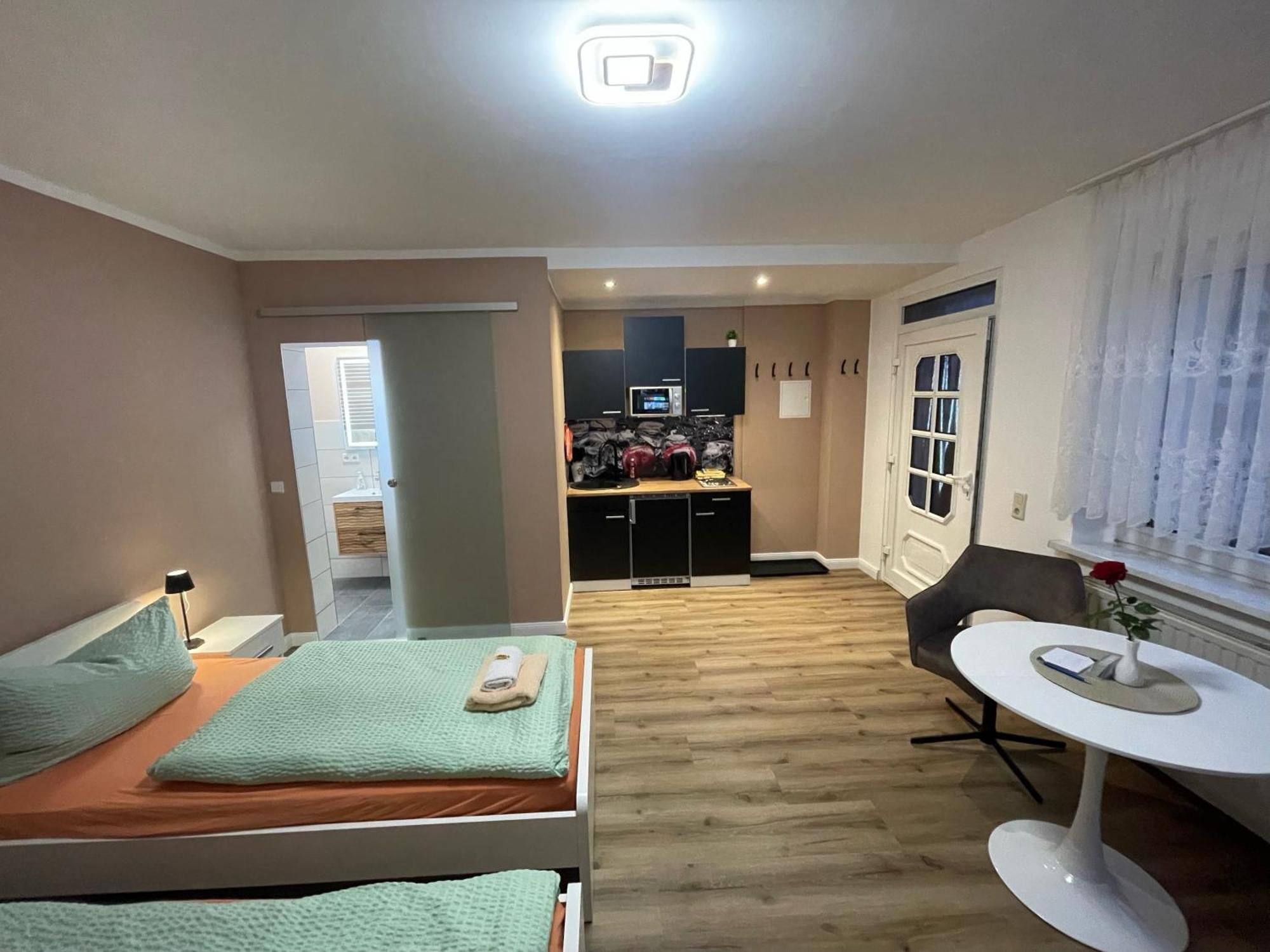 Top-Moderne Ferienwohnung Und Apartments Auf Frueherem Wunderschoenen Bauernhof Im Elbe-Elster-Kreis In Brandenburg Bei Herzberg-Elster, Schoenewalde, Holzdorf Esterno foto